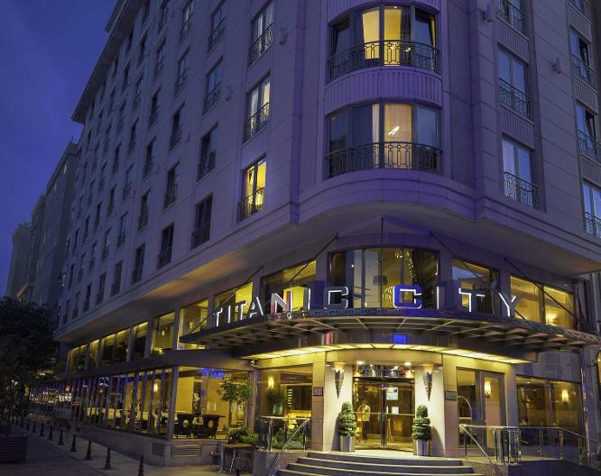 Titanic City Taksim - Außenansicht