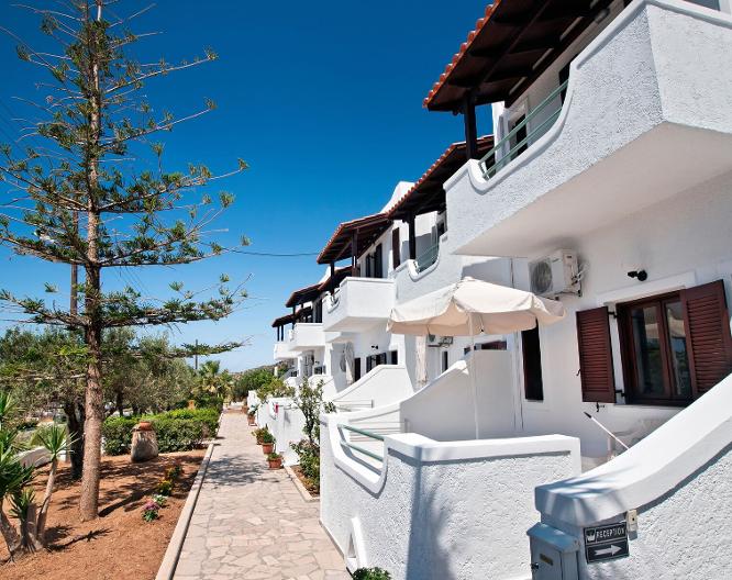 New Aurora Apts Studios - Außenansicht