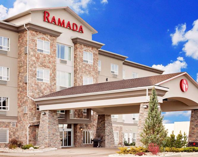 Ramada by Wyndham Stettler - Außenansicht