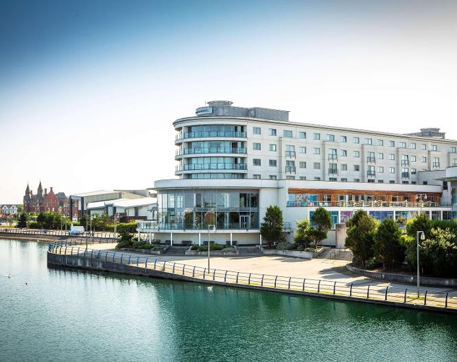 Waterfront Southport Hotel - Außenansicht