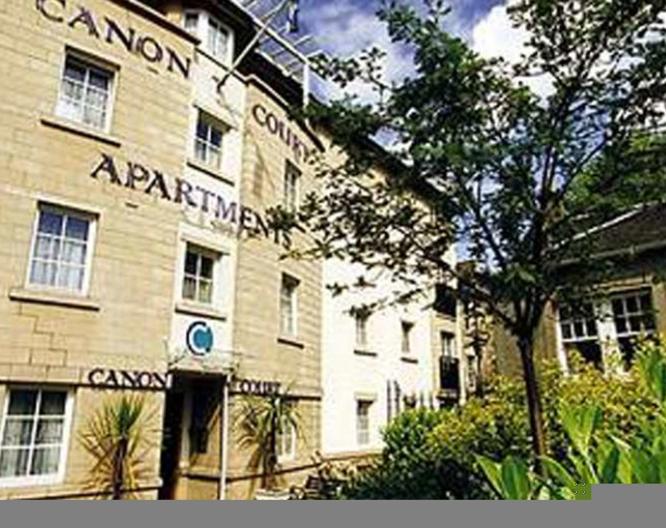 Canon Court Apartments - Außenansicht