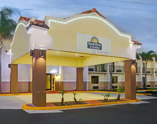 Days Inn & Suites Tampa Near Ybor City - Außenansicht
