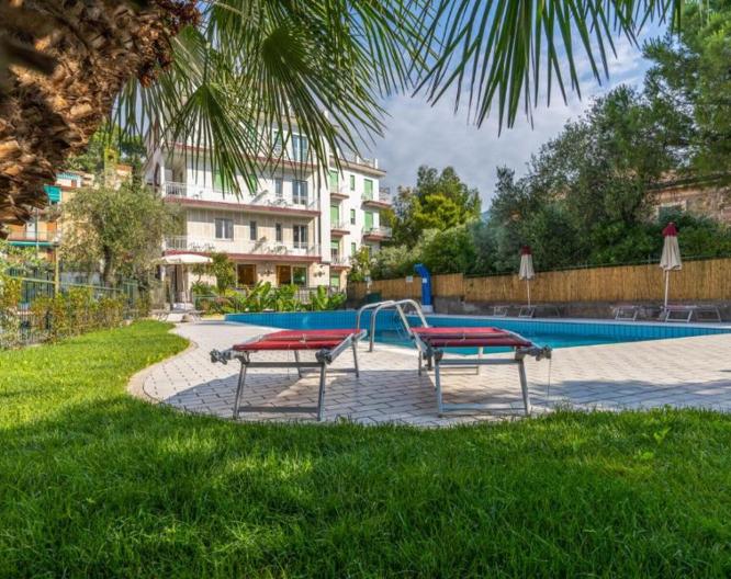 Hotel Garden - Außenansicht