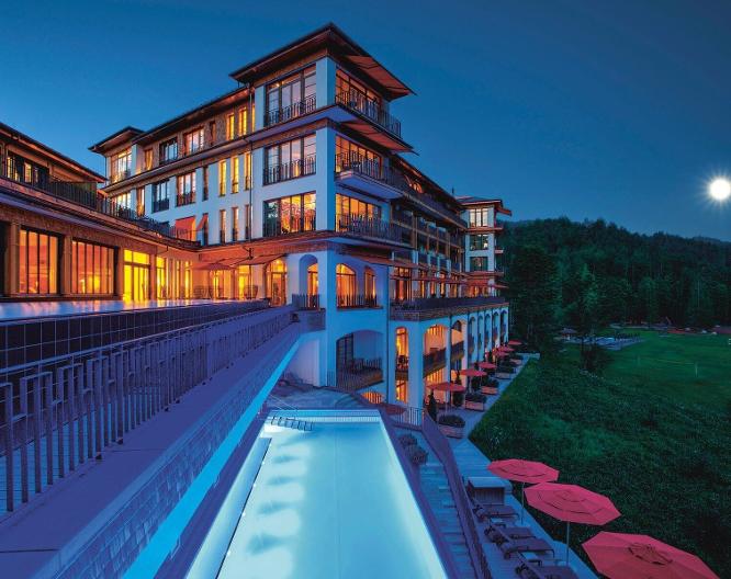 Schloss Elmau Luxury Spa Retreat & Cultural Hideaway - Außenansicht
