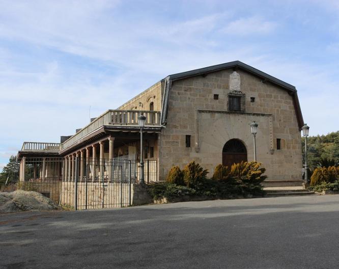 Parador de Gredos - Außenansicht