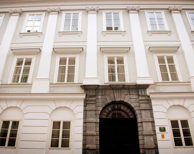 Antiq Palace - Außenansicht