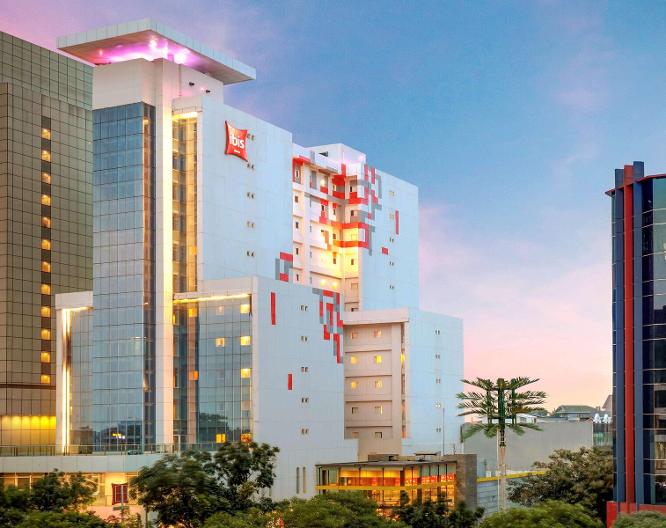 ibis Jakarta Harmoni - Außenansicht