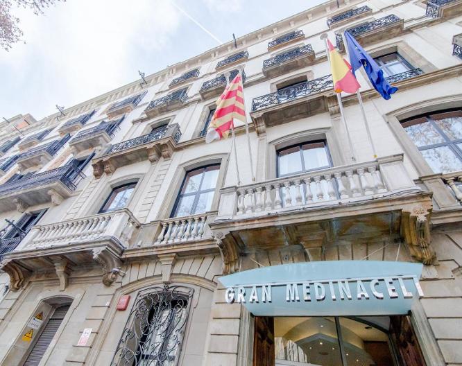 Hotel Medinaceli - Außenansicht