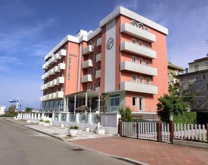 Hotel Delfino - Außenansicht