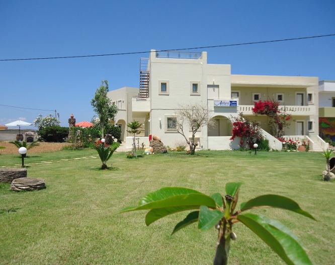 Almyra Apartments - Außenansicht