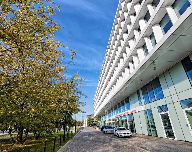 Sound Garden Hotel Airport - Vue extérieure
