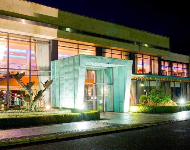 Moyvalley Hotel & Golf Resort - Außenansicht