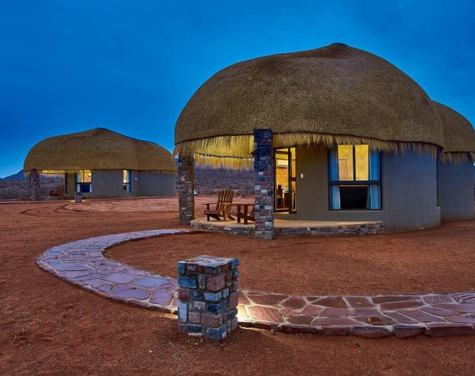 We Kebi Safari Lodge - Außenansicht