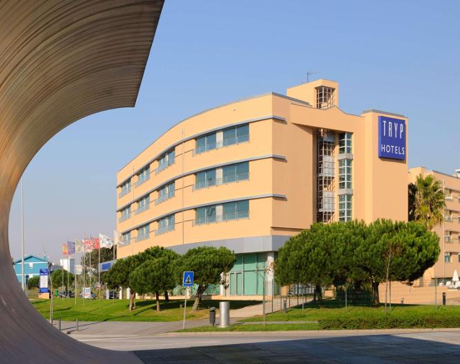 TRYP by Wyndham Porto Expo Hotel - Außenansicht