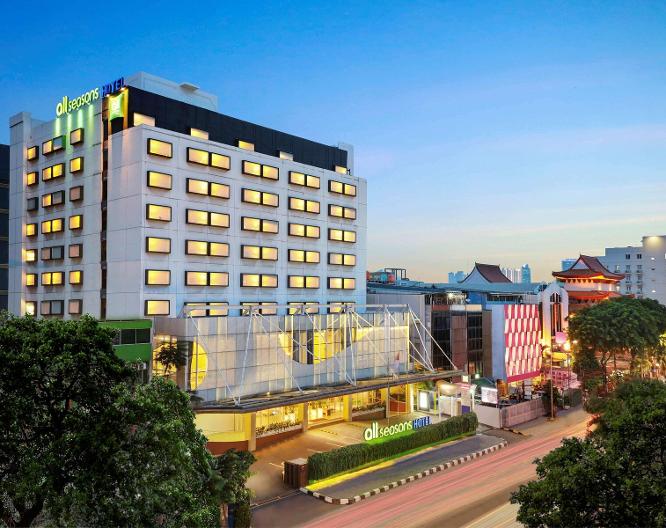 Ibis Styles Jakarta Gajah Mada Hotel - Außenansicht