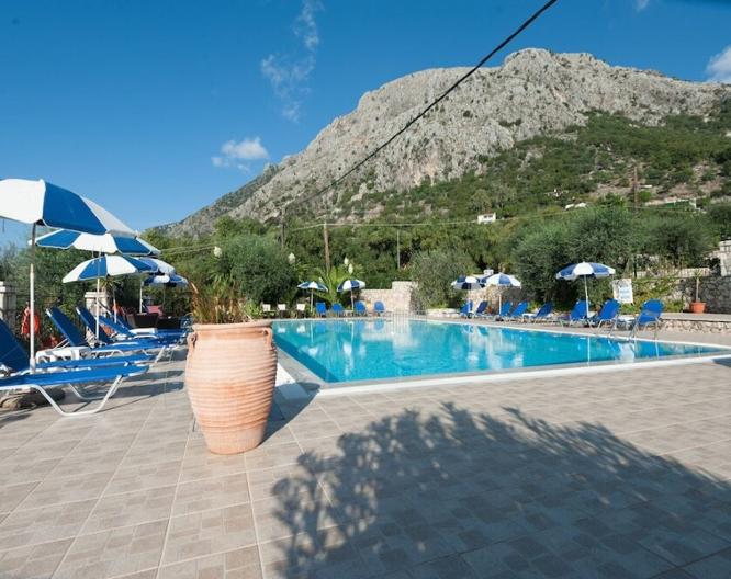 Crystal Blue Aparthotel - Außenansicht