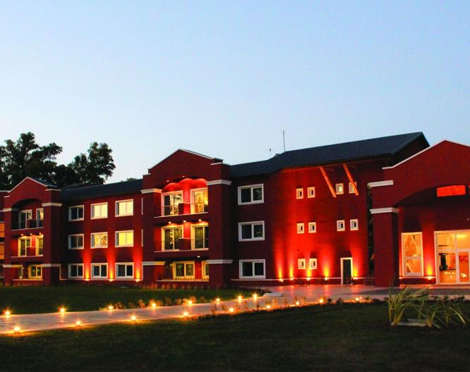 Howard Johnson Hotel & Convention Center Ezeiza - Außenansicht