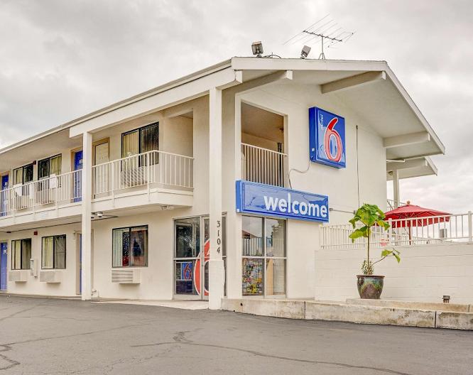 Motel 6 Portland Central - Außenansicht
