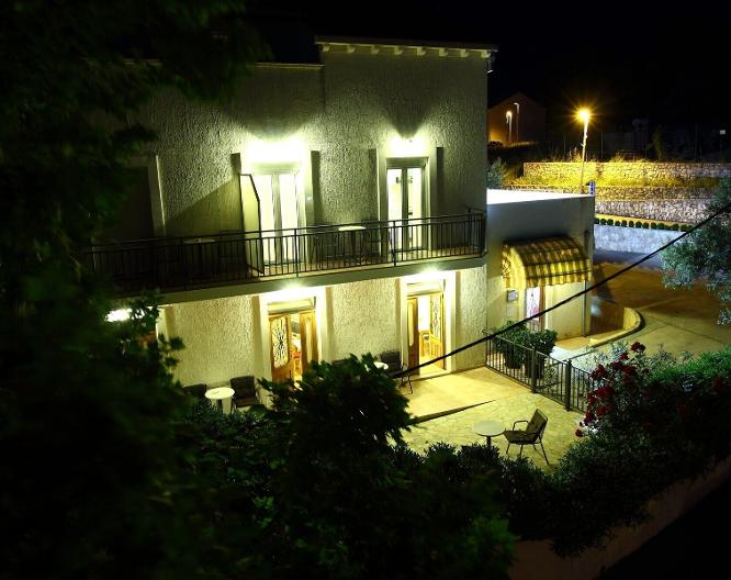 Bacan Serviced Apartments - Außenansicht