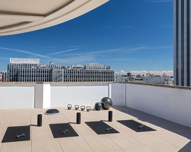 Canopy by Hilton Madrid Castellana - Außenansicht