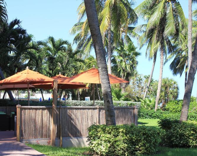 Holiday Inn Miami Beach Oceanfront - Außenansicht
