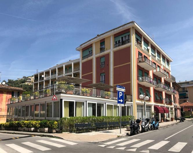 Hotel Doria - Außenansicht