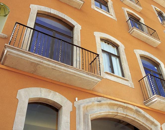 Urbi Manresa Apartments - Außenansicht