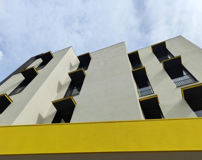 Rolling Hotel - Außenansicht