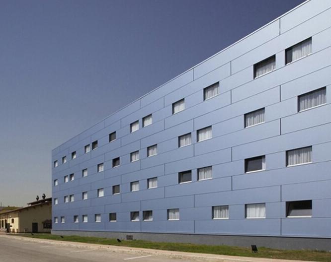 B&B Hotel Figueres - Außenansicht
