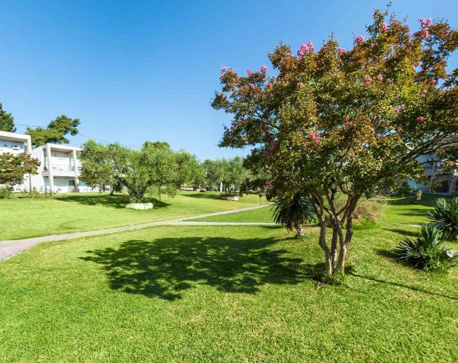 Iris Hotel - Landschaft
