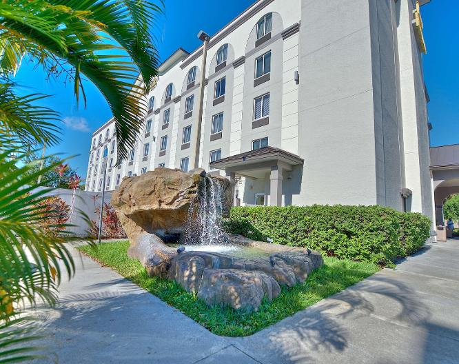 Sonesta Essential Orlando Airport - Vue extérieure