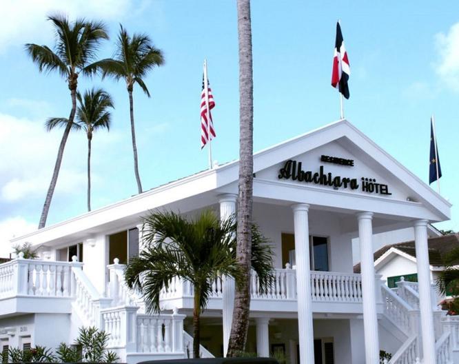 Albachiara Beachfront Hotel - Außenansicht