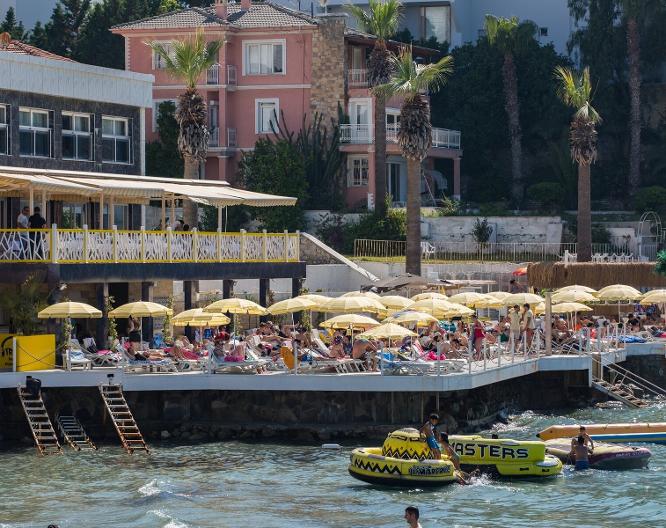 Marti Beach Hotel - Vue extérieure