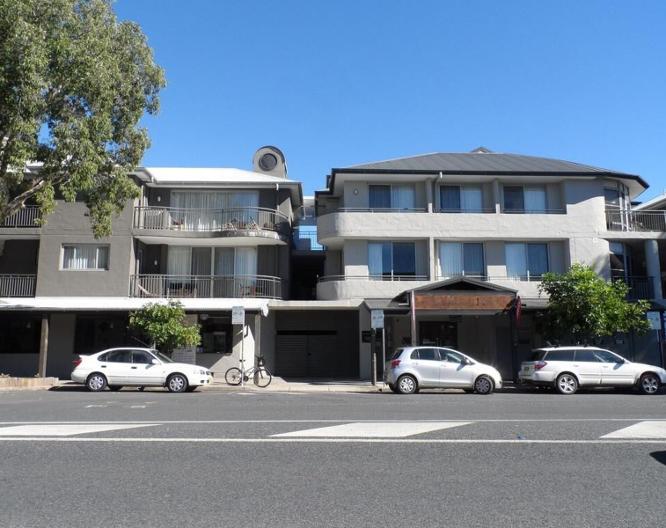 Byron Bay Hotel and Apartments - Außenansicht