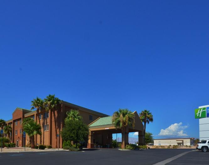 Holiday Inn Express Nellis - Außenansicht