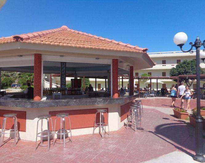 Delfinia Resort - Außenansicht