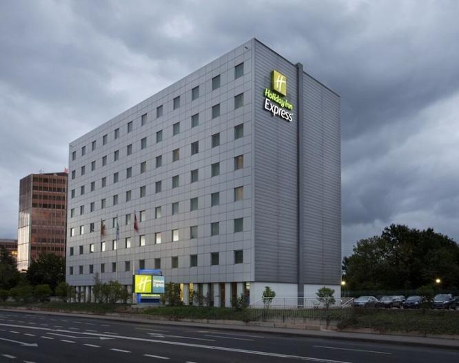 Holiday Inn Express Geneva Airport - Außenansicht