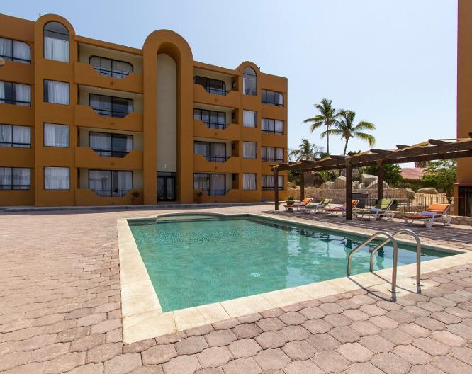 Sunrock Condo Hotel - Außenansicht