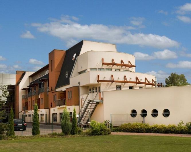 Holiday Beach Budapest Wellness & Conference Hotel - Außenansicht