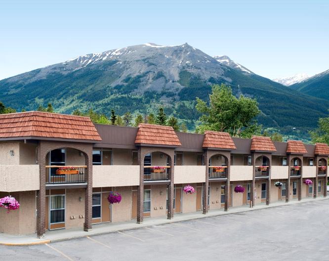 Tonquin Inn - Außenansicht
