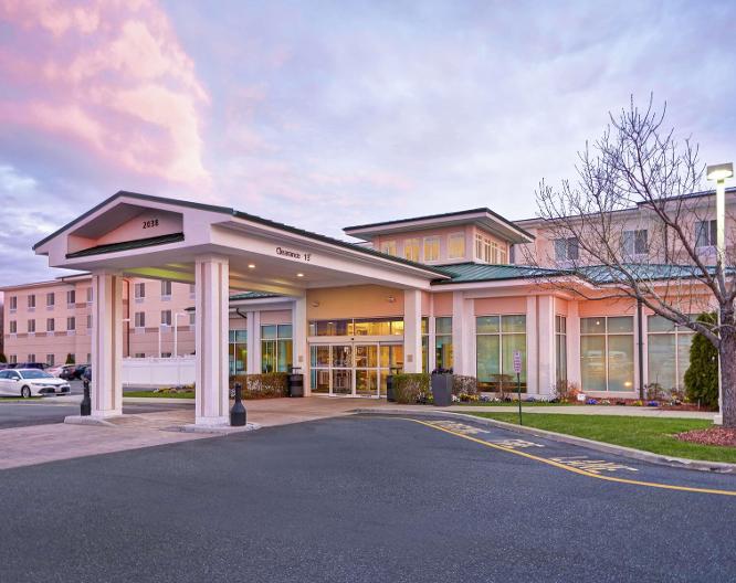 Hilton Garden Inn Riverhead - Außenansicht
