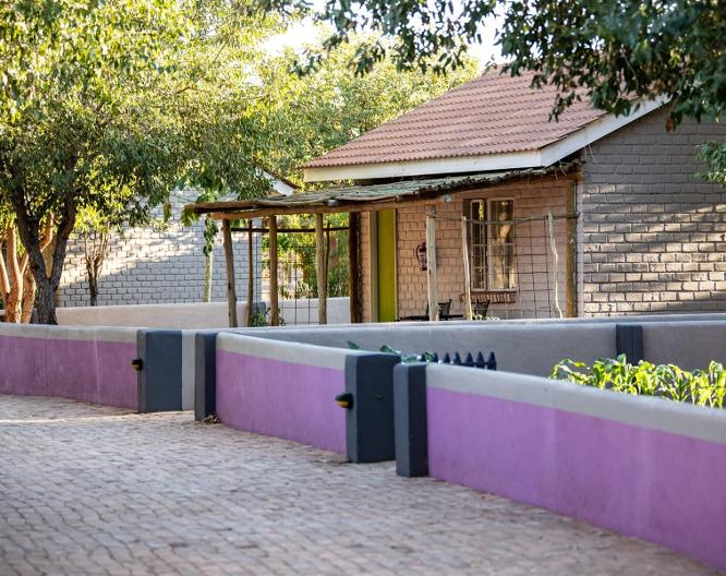 Damara Mopane Lodge - Außenansicht