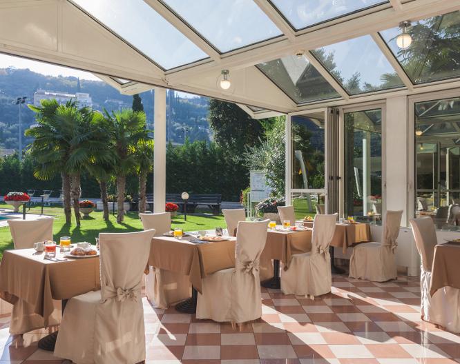 Hotel Savoy Palace - Essen und Trinken