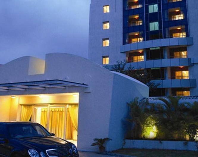 Royal Orchid Golden Suites, Pune - Außenansicht