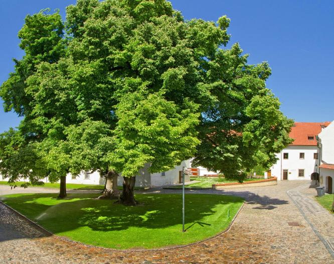 Hotel Monastery - Außenansicht