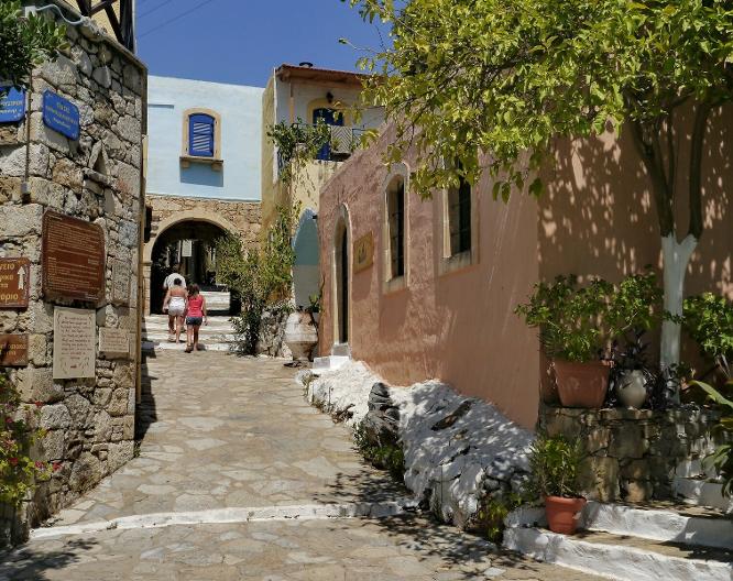 Arolithos Traditional Cretan Village - Landschaft