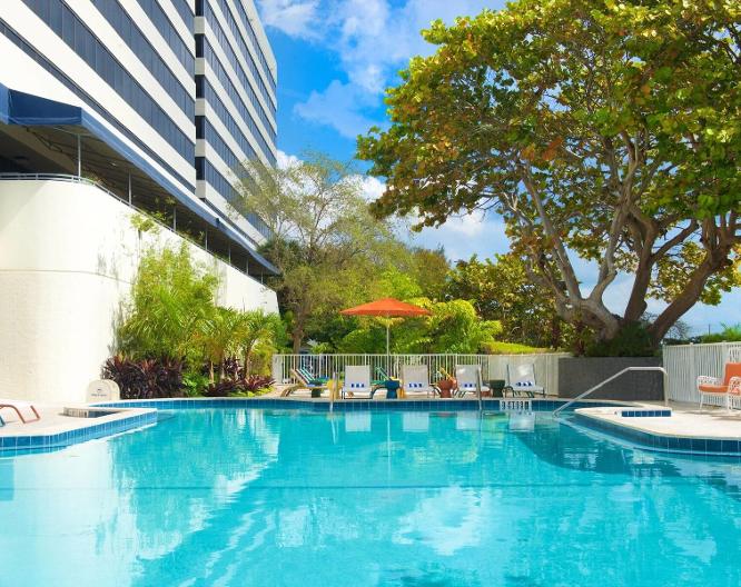 SHERATON MIAMI AIRPORT - Vue extérieure