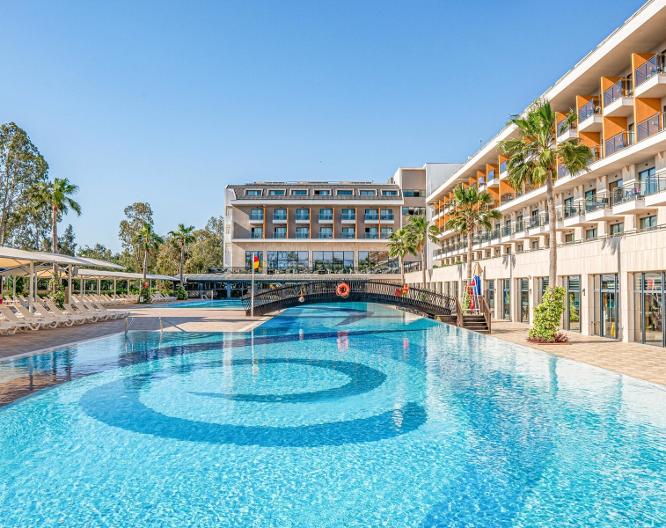 Aydinbey Queen's Palace & Spa - Außenansicht