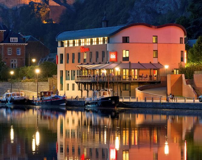 ibis Dinant Centre Hotel - Außenansicht