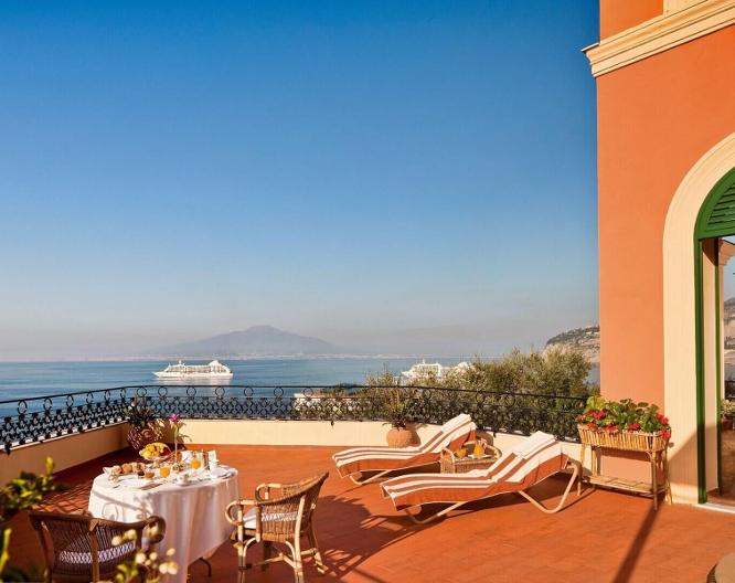 Grand Hotel Excelsior Vittoria - Außenansicht
